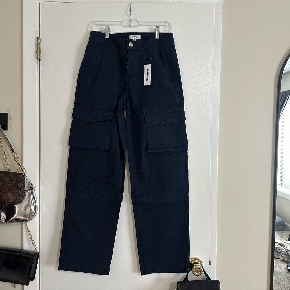 garage navy blue cargo pant size 5!